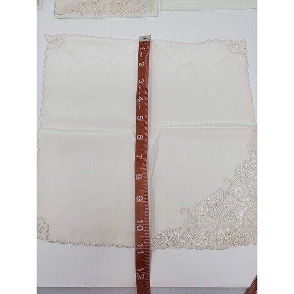 NOS HAND EMBROIDERY HANDKERCHIEFS SET OF TWO CHINESE ASIAN 1980S WEDDING NEW - Picture 12 of 15